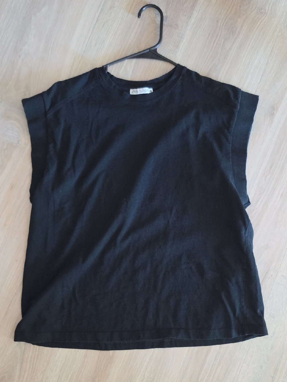 Zara Black Crewneck Sleeveless Tee